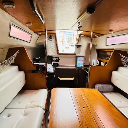 Hotel en barco Cozy Sailing Boat Barcelona