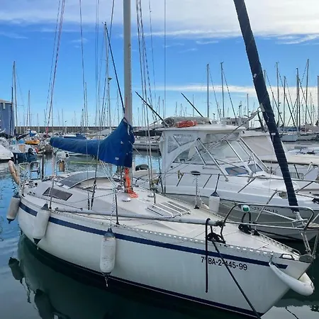 Cozy Sailing Boat Barcelona Botel