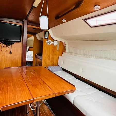 Botel Cozy Sailing Boat Barcelona