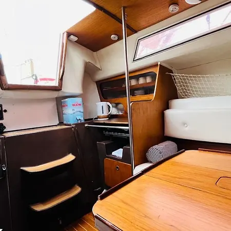 Cozy Sailing Boat Barcelona Sant Adria de Besos