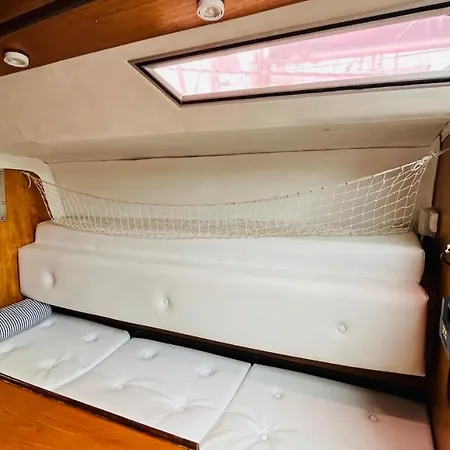 Cozy Sailing Boat Barcelona Sant Adria de Besos
