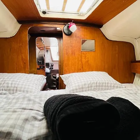 Cozy Sailing Boat Barcelona Botel