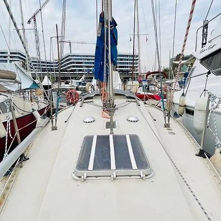 Botel Cozy Sailing Boat Barcelona