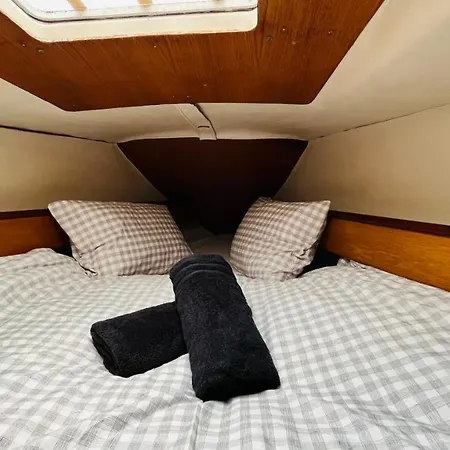 Botel Cozy Sailing Boat Barcelona *